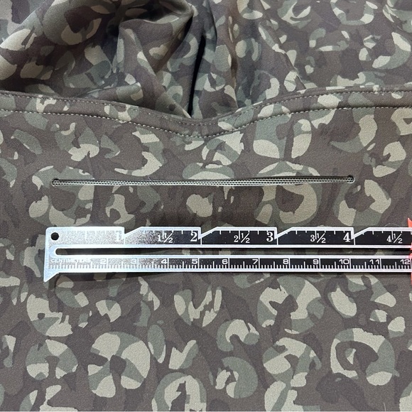 NWT Lululemon Base Pace HR Crop 23” - Picture 11 of 13